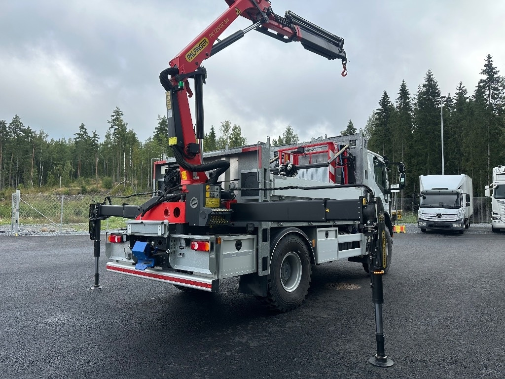 Iveco Eurocargo ML150E28 4x4 sähkölaitos varustein - Autokran: das Bild 3 Iveco Eurocargo ML150E28 4x4 sähkölaitos varustein - Autokran: das Bild 3