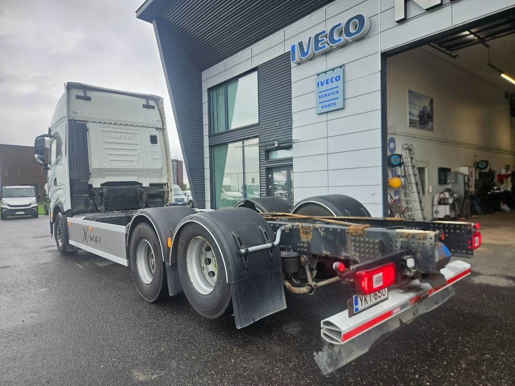 Iveco X-WAY 570 6x2 / retarder - Fahrgestell LKW: das Bild 4 Iveco X-WAY 570 6x2 / retarder - Fahrgestell LKW: das Bild 4