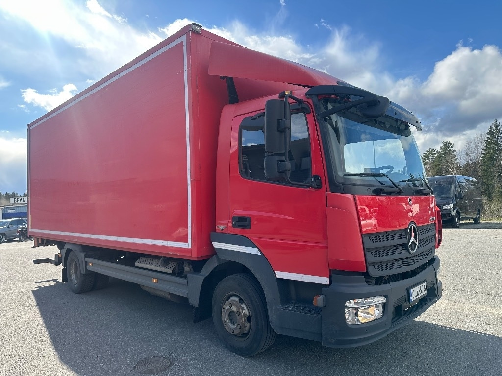Mercedes-Benz Atego 818 - Koffer LKW: das Bild 2 Mercedes-Benz Atego 818 - Koffer LKW: das Bild 2