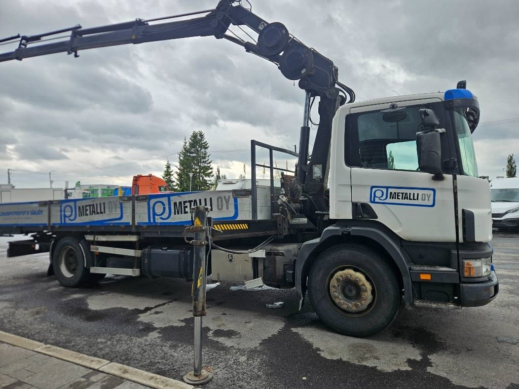 Scania P 94 DB 220 Hiab 135-4 lisähydrauliikalla - Autokran: das Bild 3 Scania P 94 DB 220 Hiab 135-4 lisähydrauliikalla - Autokran: das Bild 3