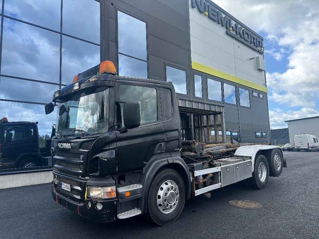Scania P420 6x2*4 - Abrollkipper: das Bild 1 Scania P420 6x2*4 - Abrollkipper: das Bild 1