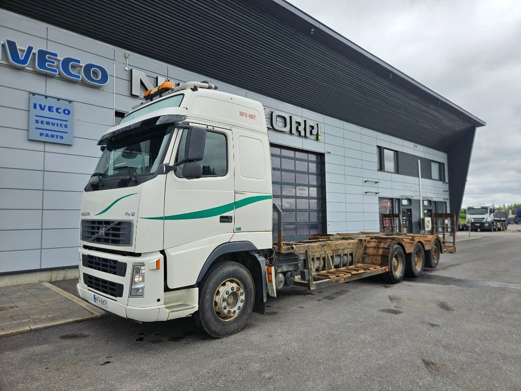 Volvo FH12 8x4 - Holztransporter: das Bild 1 Volvo FH12 8x4 - Holztransporter: das Bild 1