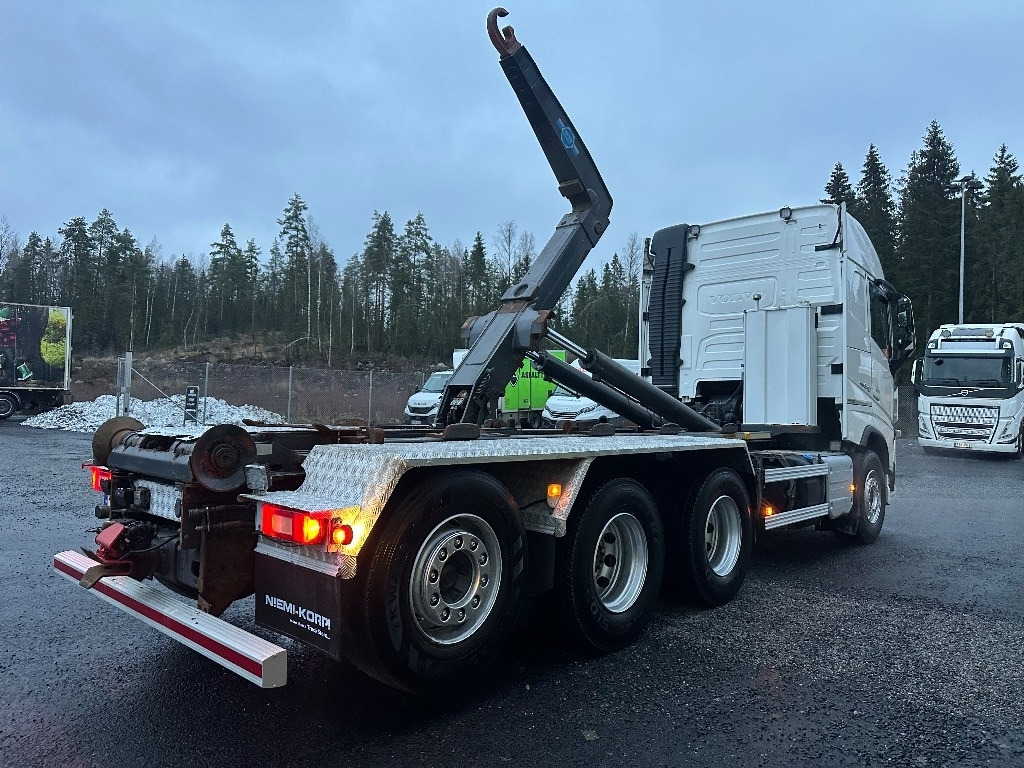 Volvo FH13 540 8X4*4 - Abrollkipper: das Bild 4 Volvo FH13 540 8X4*4 - Abrollkipper: das Bild 4