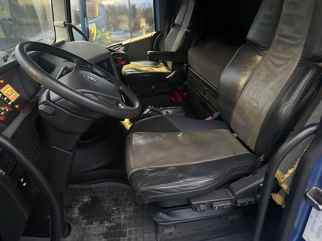 Volvo FH13 540 8x4*4 - Abrollkipper: das Bild 2 Volvo FH13 540 8x4*4 - Abrollkipper: das Bild 2