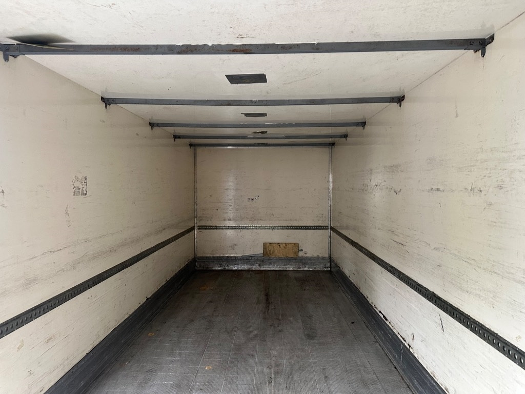 Koffer LKW Volvo FM9 300 4x2: das Bild 9