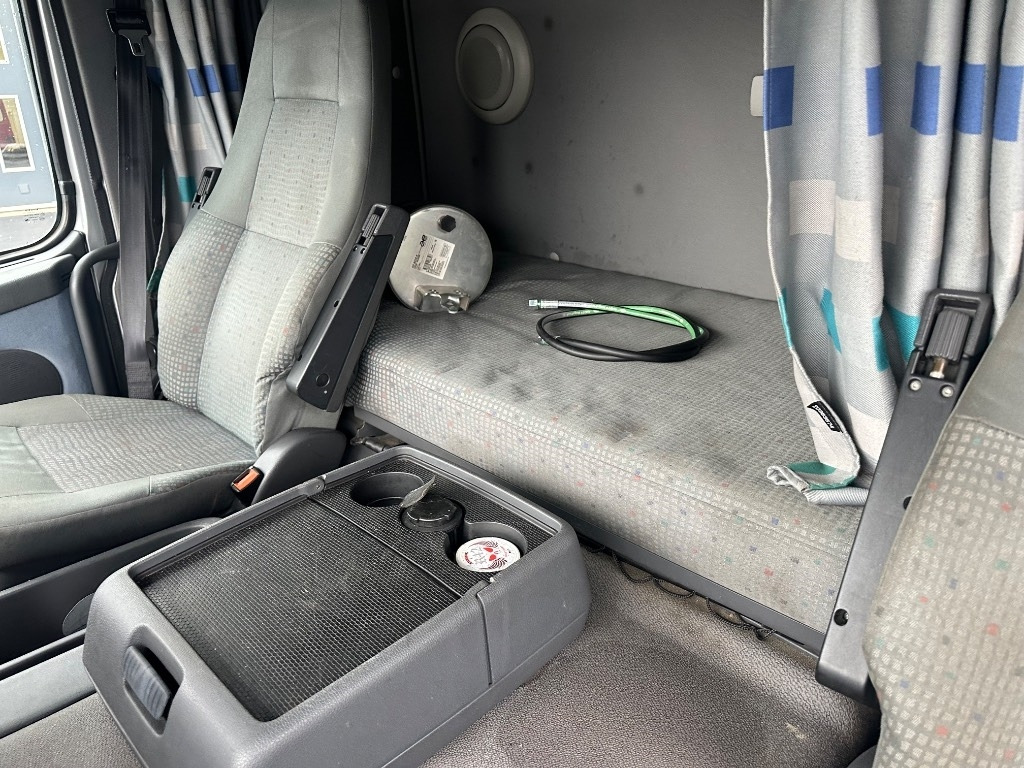 Koffer LKW Volvo FM9 300 4x2: das Bild 14