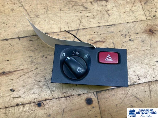 Scania control panel – Scania 2426882 - Elektrische Ausrüstung für LKW: das Bild 1 Scania control panel – Scania 2426882 - Elektrische Ausrüstung für LKW: das Bild 1