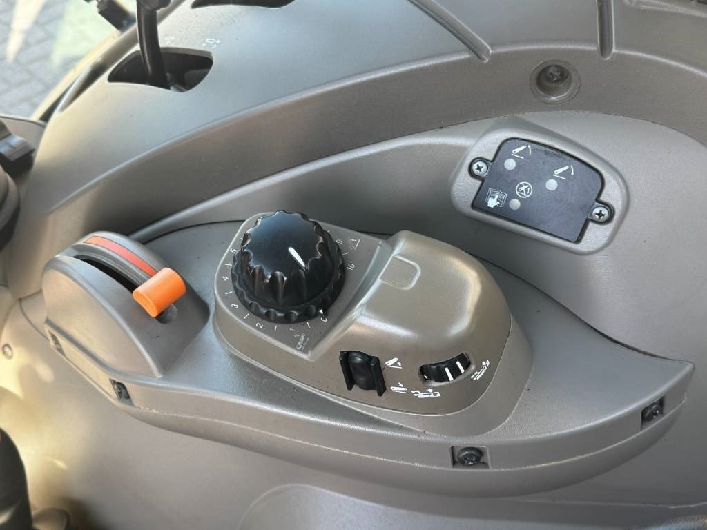 Traktor Case IH Farmall 100C, loader ready, EHR, 2023!!: das Bild 20 Traktor Case IH Farmall 100C, loader ready, EHR, 2023!!: das Bild 20