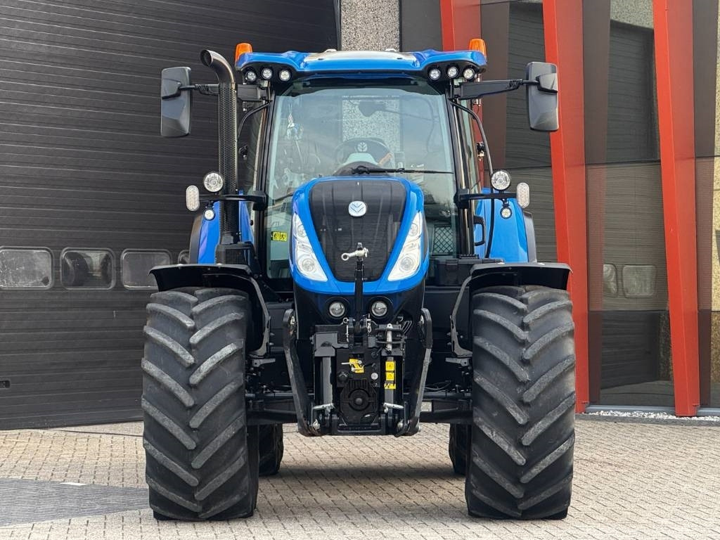 New Holland T7.270 Auto Command, frontlinkage + PTO,1091 hr - Traktor: das Bild 5 New Holland T7.270 Auto Command, frontlinkage + PTO,1091 hr - Traktor: das Bild 5