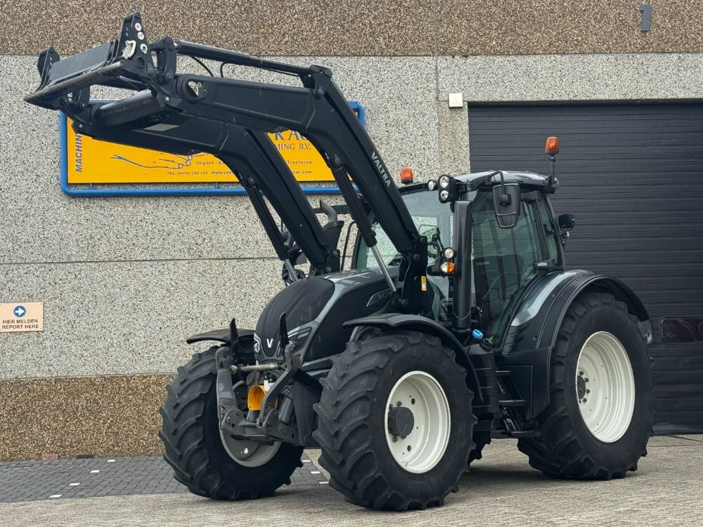 Valtra N174D, Frontlinkage + PTO, Frontloader, 3846 hours - Traktor: das Bild 1 Valtra N174D, Frontlinkage + PTO, Frontloader, 3846 hours - Traktor: das Bild 1
