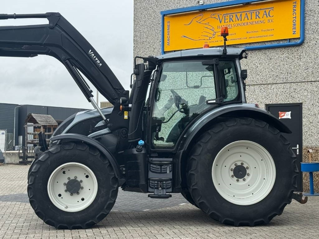 Valtra N174D, Frontlinkage + PTO, Frontloader, 3846 hours - Traktor: das Bild 3 Valtra N174D, Frontlinkage + PTO, Frontloader, 3846 hours - Traktor: das Bild 3