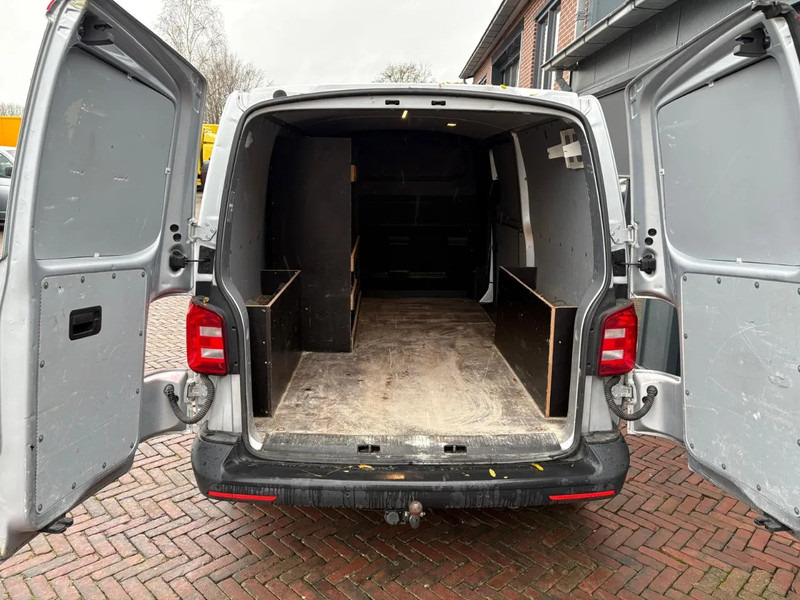 Volkswagen Transporter Lichte Schade 2.0 tdi L2 Carplay Parkeersensoren Dealeronderhouden NAP - Kleintransporter: das Bild 5 Volkswagen Transporter Lichte Schade 2.0 tdi L2 Carplay Parkeersensoren Dealeronderhouden NAP - Kleintransporter: das Bild 5