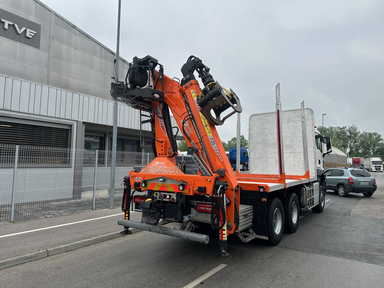 MAN TGS 33.520 6X6 BL intarder PENZ 12Z - Holztransporter: das Bild 4 MAN TGS 33.520 6X6 BL intarder PENZ 12Z - Holztransporter: das Bild 4