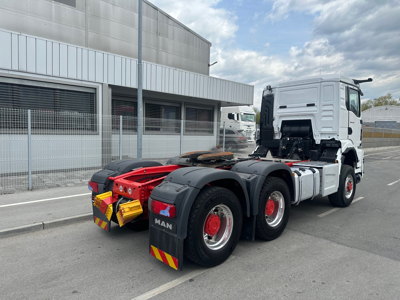 MAN TGS 33.520 6X6 Hydrodrive Kiphidraulika - Sattelzugmaschine: das Bild 3 MAN TGS 33.520 6X6 Hydrodrive Kiphidraulika - Sattelzugmaschine: das Bild 3