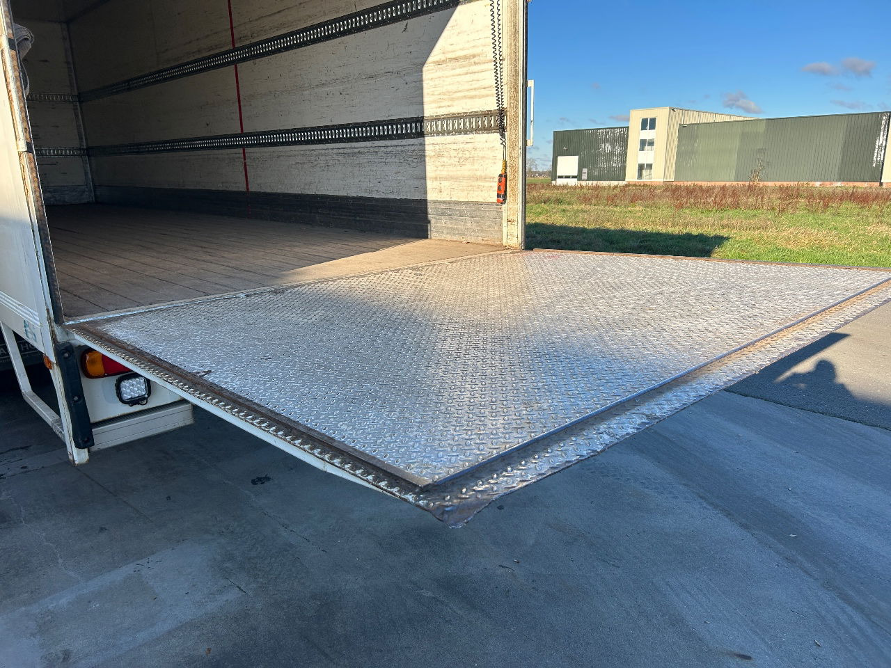 DAF LF 55 LF55-180 8.20mtr Box Turbo defect - Koffer LKW: das Bild 3 DAF LF 55 LF55-180 8.20mtr Box Turbo defect - Koffer LKW: das Bild 3