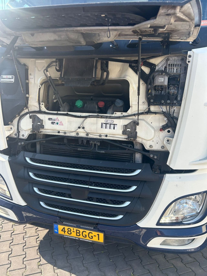 Sattelzugmaschine DAF XF 460 XF460 Super Space Cab: das Bild 16