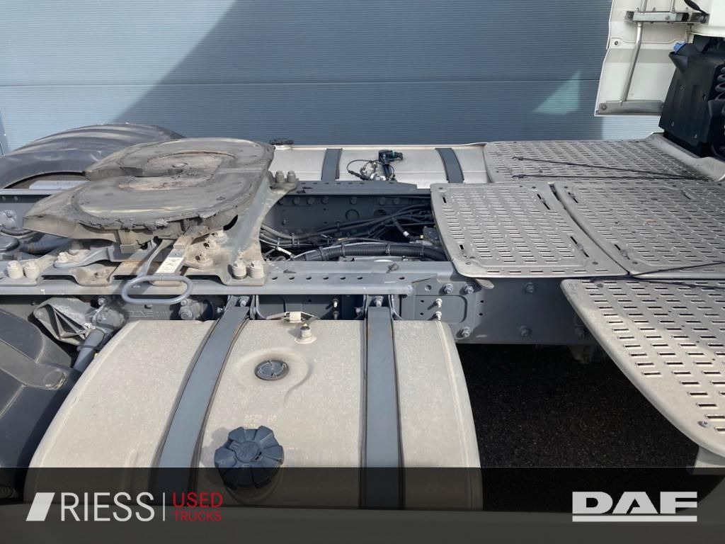 DAF XF 480 FT Super Space Cab Intarder Standklima 2 - Sattelzugmaschine: das Bild 3 DAF XF 480 FT Super Space Cab Intarder Standklima 2 - Sattelzugmaschine: das Bild 3