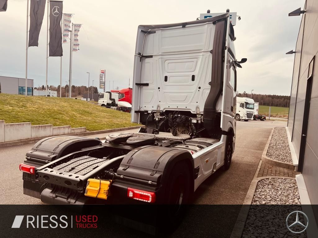 Mercedes-Benz 1851 LS GigaSpace Vollluft BiXenon KlimaA Navi - Sattelzugmaschine: das Bild 5 Mercedes-Benz 1851 LS GigaSpace Vollluft BiXenon KlimaA Navi - Sattelzugmaschine: das Bild 5