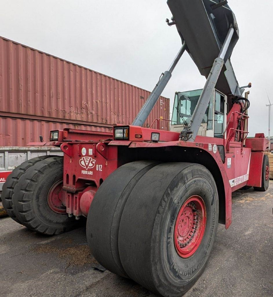 CVS Ferrari F377.5 PB - Reach stacker: das Bild 5 CVS Ferrari F377.5 PB - Reach stacker: das Bild 5