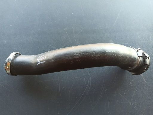 VOLVO RADIATOR HOSE - 22560373 - Kühler für LKW: das Bild 1 VOLVO RADIATOR HOSE - 22560373 - Kühler für LKW: das Bild 1