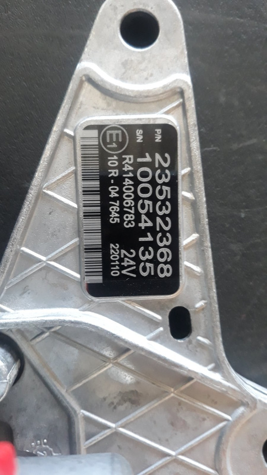 VOLVO VOLVO CE AIR VALVE 23532368 - Bremsventil für LKW: das Bild 4 VOLVO VOLVO CE AIR VALVE 23532368 - Bremsventil für LKW: das Bild 4