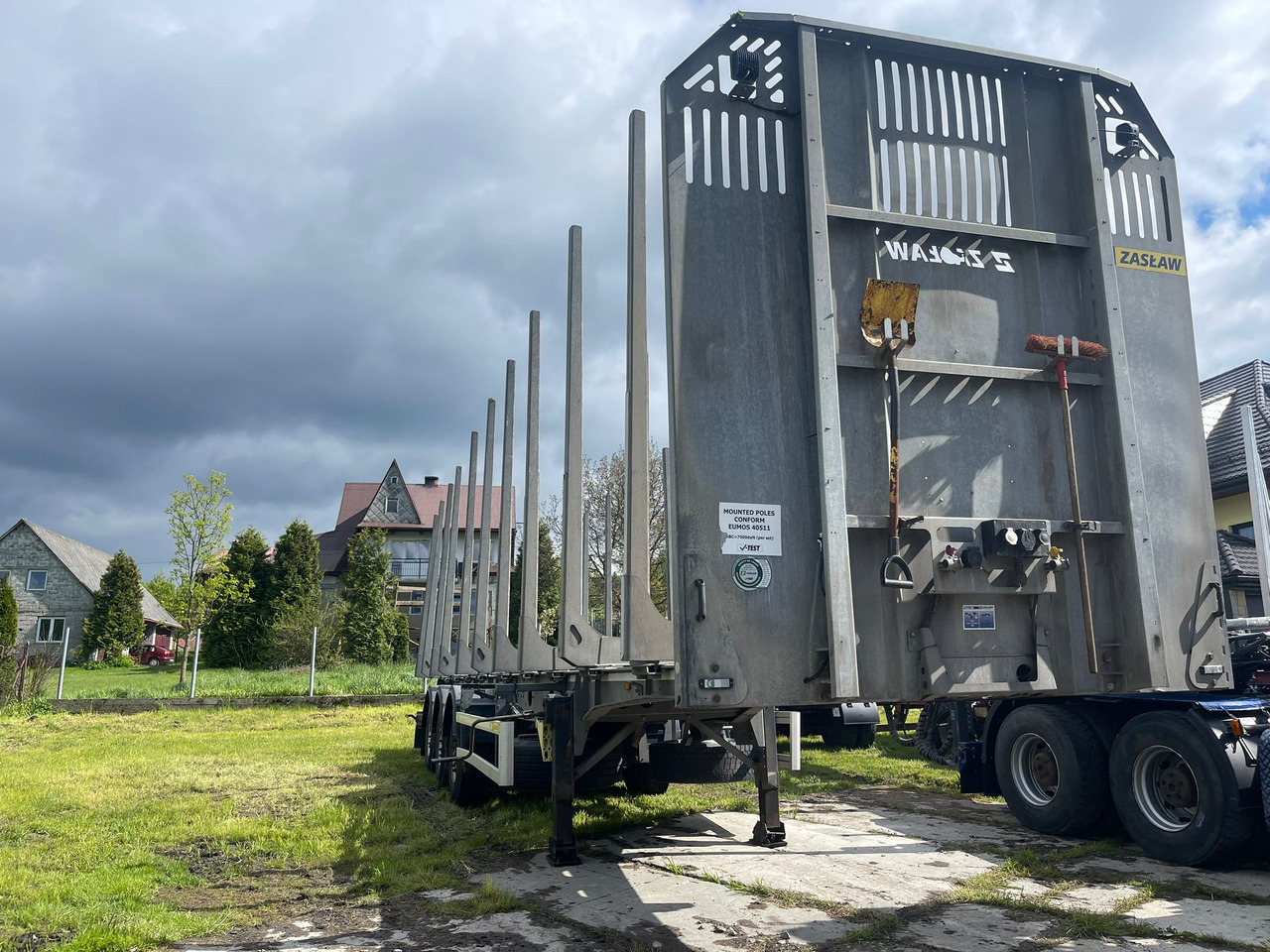 ZASŁAW D651A - Holzauflieger: das Bild 2 ZASŁAW D651A - Holzauflieger: das Bild 2