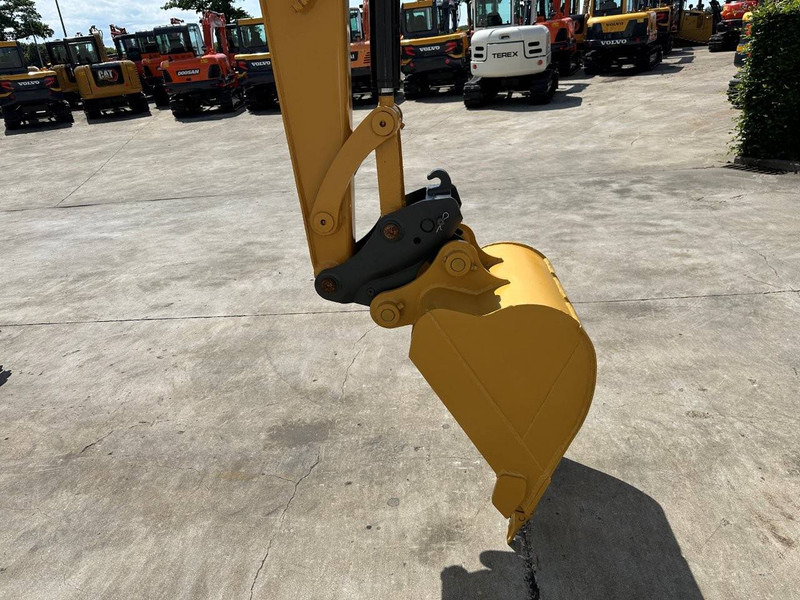 Kettenbagger Caterpillar 305.5E2: das Bild 11