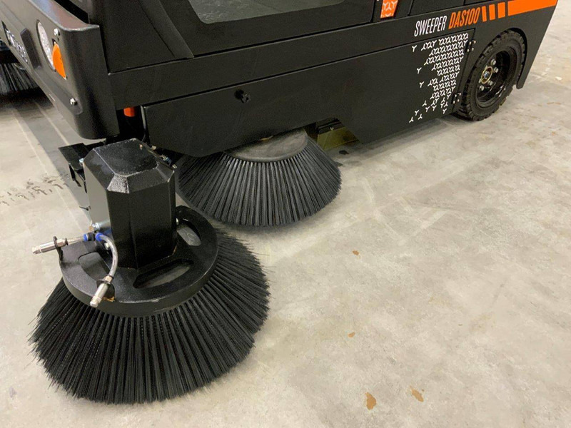 NEU: Kehrmaschine Daewoo DAS100: das Bild 10