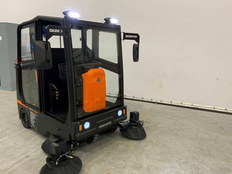 Daewoo DAS100 - Kehrmaschine: das Bild 1 Daewoo DAS100 - Kehrmaschine: das Bild 1