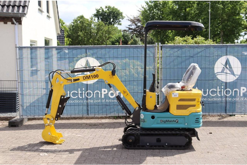 DigMaster DM100 - Minibagger: das Bild 2 DigMaster DM100 - Minibagger: das Bild 2