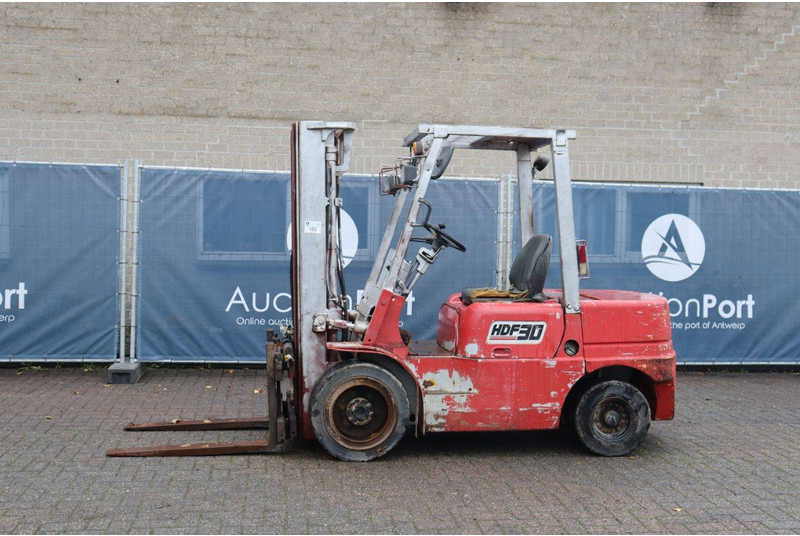 Halla HDF30 - Dieselstapler: das Bild 1 Halla HDF30 - Dieselstapler: das Bild 1