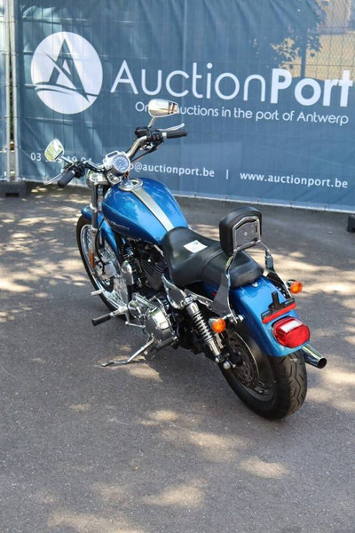 Harley-Davidson Sporster XL1200 Custom - Motorrad: das Bild 4 Harley-Davidson Sporster XL1200 Custom - Motorrad: das Bild 4