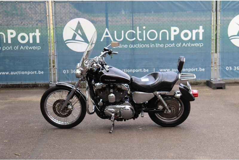 Harley-Davidson Sportster XL1200 Custom - Motorrad: das Bild 2 Harley-Davidson Sportster XL1200 Custom - Motorrad: das Bild 2