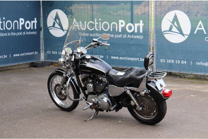 Harley-Davidson Sportster XL1200 Custom - Motorrad: das Bild 3 Harley-Davidson Sportster XL1200 Custom - Motorrad: das Bild 3