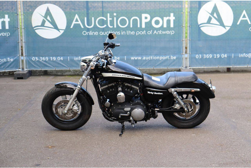 Harley-Davidson Sportster XL1200 Custom - Motorrad: das Bild 2 Harley-Davidson Sportster XL1200 Custom - Motorrad: das Bild 2