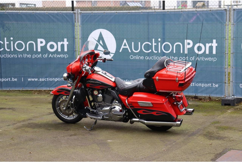 Harley-Davidson Ultra Classic CVO - Motorrad: das Bild 3 Harley-Davidson Ultra Classic CVO - Motorrad: das Bild 3