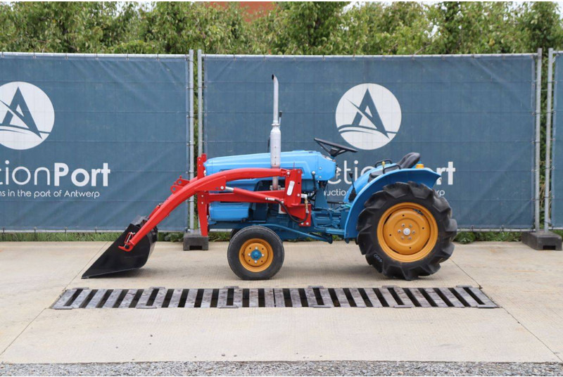 Hinomoto BEST E14 - Traktor: das Bild 2 Hinomoto BEST E14 - Traktor: das Bild 2