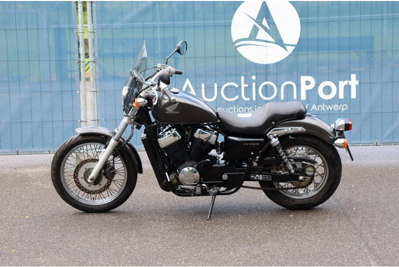 Honda VT750 - Motorrad: das Bild 2 Honda VT750 - Motorrad: das Bild 2