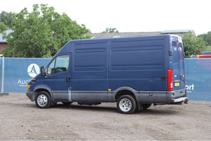 Iveco 35C 13 - Kastenwagen: das Bild 3 Iveco 35C 13 - Kastenwagen: das Bild 3