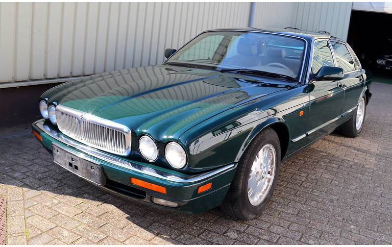 Jaguar XJ (X300) Sovereign 4.0 - Limousine: das Bild 1 Jaguar XJ (X300) Sovereign 4.0 - Limousine: das Bild 1