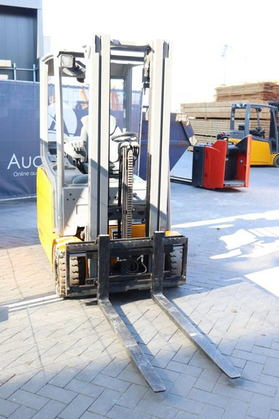 Elektrostapler Jungheinrich EFG 216: das Bild 6