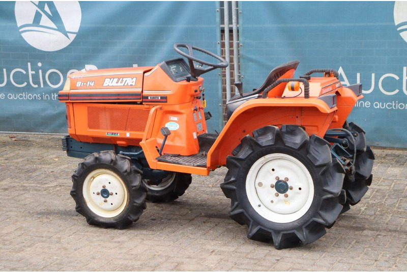 Kubota B1-14 Bulltra - Traktor: das Bild 3 Kubota B1-14 Bulltra - Traktor: das Bild 3