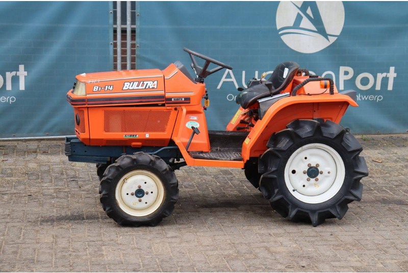 Kubota B1-14 Bulltra - Traktor: das Bild 1 Kubota B1-14 Bulltra - Traktor: das Bild 1