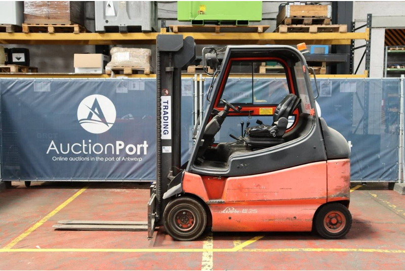 Linde E25-02 - Elektrostapler: das Bild 2 Linde E25-02 - Elektrostapler: das Bild 2