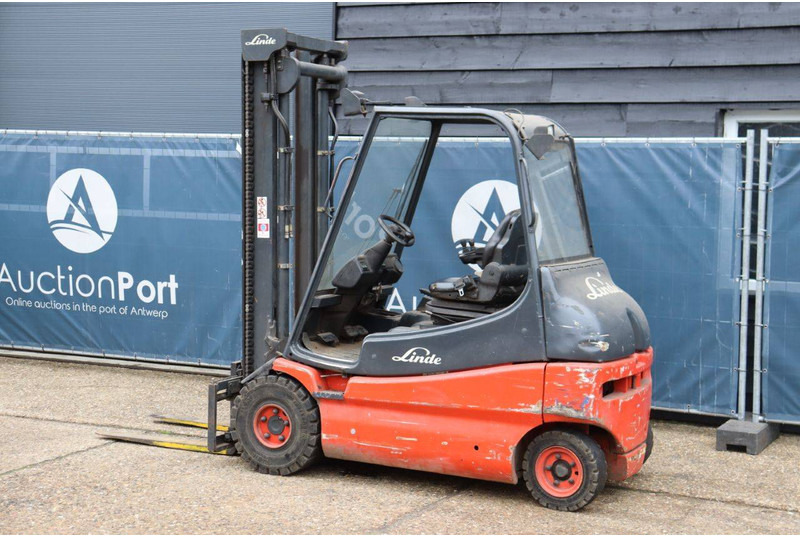 Linde E25-02 - Elektrostapler: das Bild 3 Linde E25-02 - Elektrostapler: das Bild 3