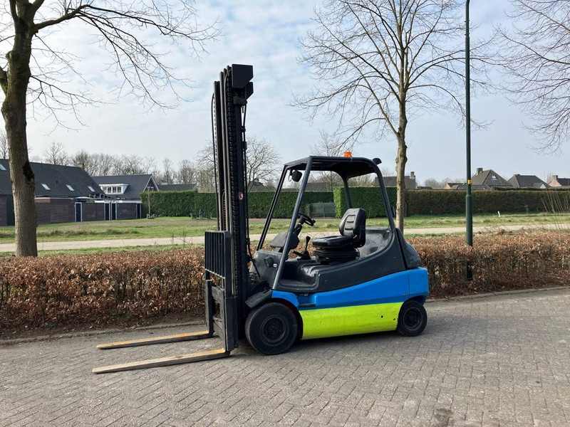 Linde E30-01 - Elektrostapler: das Bild 1 Linde E30-01 - Elektrostapler: das Bild 1