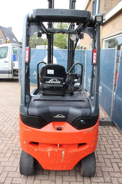 Linde E30RHL-01/600 - Elektrostapler: das Bild 4 Linde E30RHL-01/600 - Elektrostapler: das Bild 4