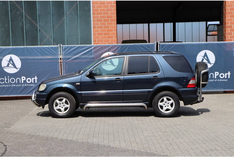 Mercedes-Benz M-Klasse ML 320 - SUV/ Geländewagen: das Bild 2 Mercedes-Benz M-Klasse ML 320 - SUV/ Geländewagen: das Bild 2
