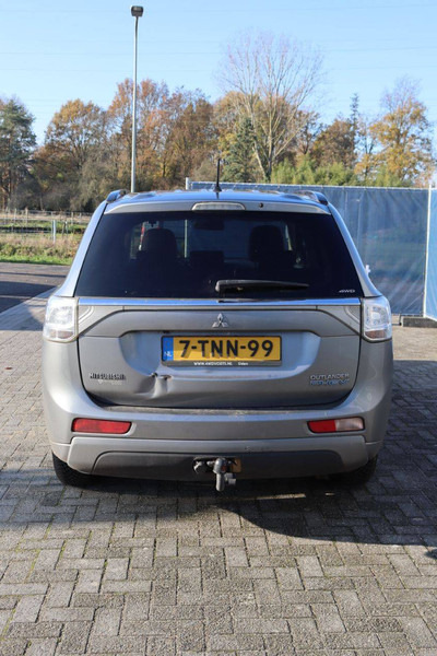 Mitsubishi Outlander PHEV - SUV/ Geländewagen: das Bild 5 Mitsubishi Outlander PHEV - SUV/ Geländewagen: das Bild 5