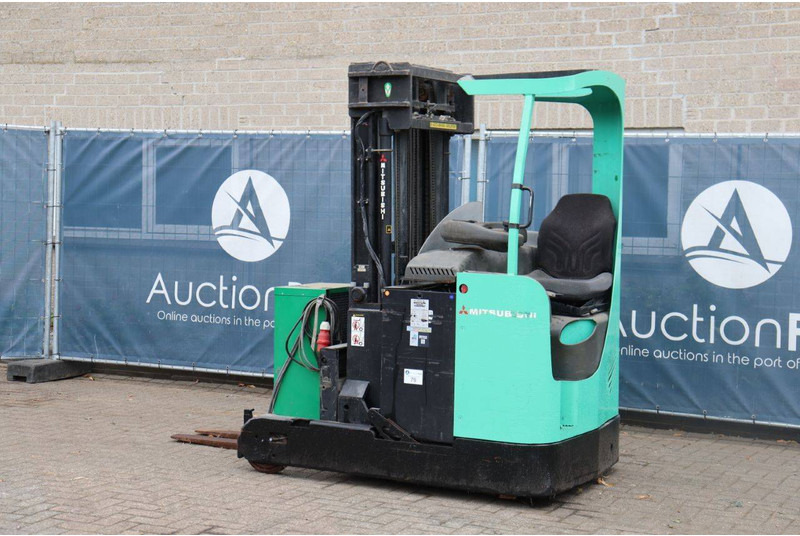 Mitsubishi RB16KN - Schubmaststapler: das Bild 3 Mitsubishi RB16KN - Schubmaststapler: das Bild 3